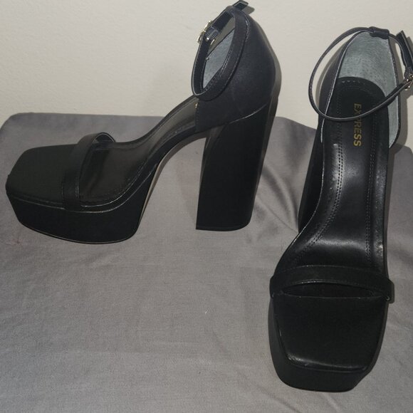 Express Ladies Black High Heels - Picture 5 of 10